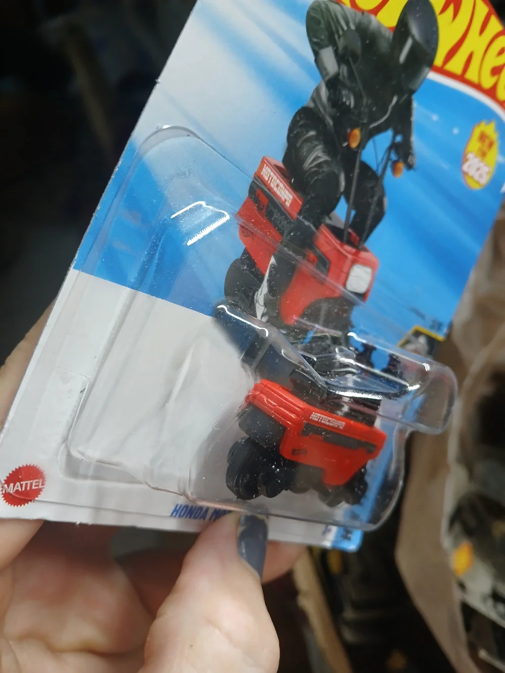 2025 Hot Wheels HW Moto series 1:64 scale red Honda Motocompo (collector number